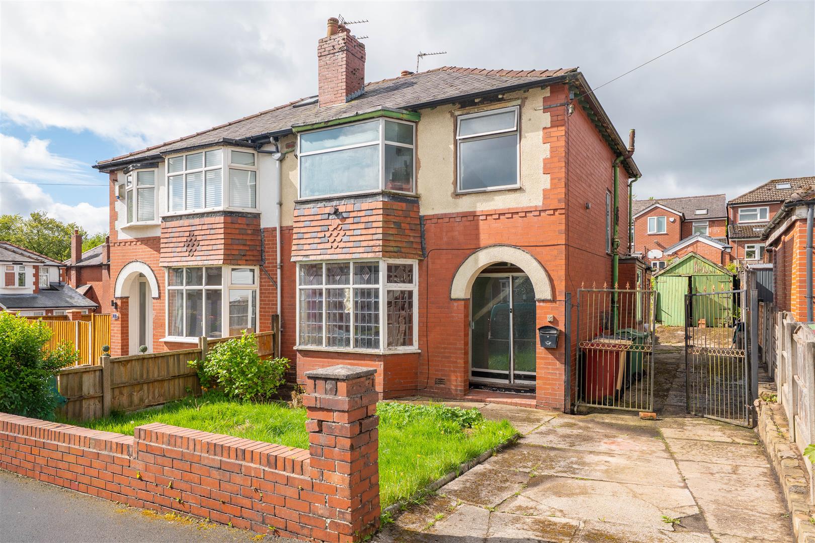 3 bed property in Limefield Road, Bolton